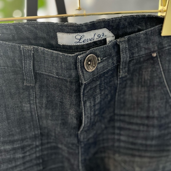 Dark wash flared Anthropologie | Level 99 jeans in size 26 - Picture 4 of 5